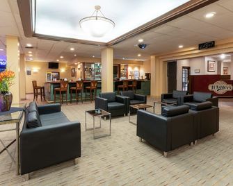Ramada by Wyndham Reno Hotel & Casino - Reno - Salon