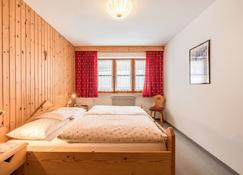 Cozy Apartment Dolomieu 25 with Mountain View & Wi-Fi; Parking Available - Badia/Abtei - Habitación