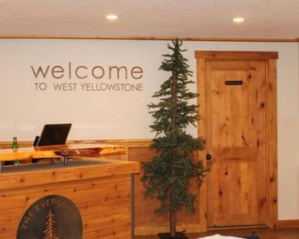 The Evergreen - West Yellowstone - Recepción