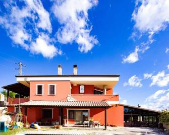 B&b Villa Santa Sofia by holidayngo - Paravati - Edificio