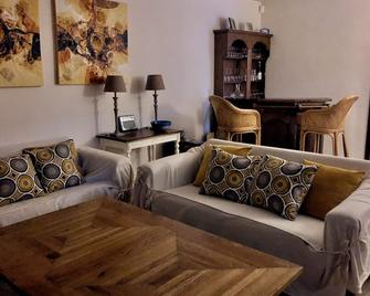 Villa with pool in St Didier - Saint-Didier - Living room