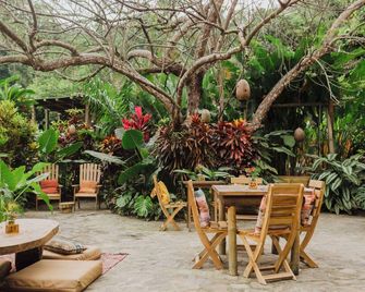 Yay Sustainable - Guachaca - Патіо