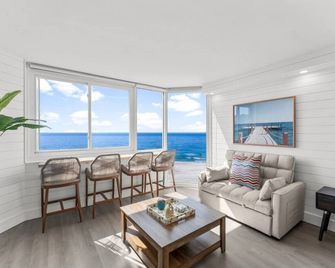 Renovated Beach Front Ocean View Condo Tog 723 - Panama City Beach - Vardagsrum