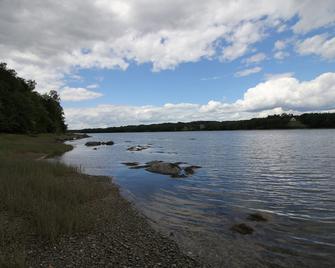 Rhumb Line, Very Private! Oceanfront, Great Location In Surry, Me - Surry - Playa