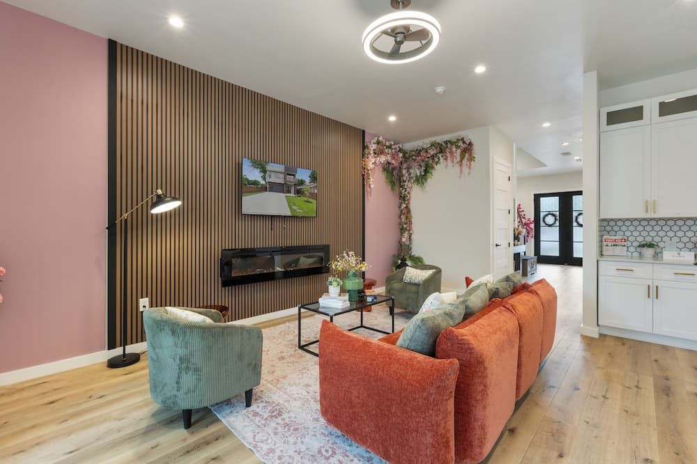 The Floral Home In Dallas With 4 Bedrooms and Hot Tub. - דאלאס - סלון