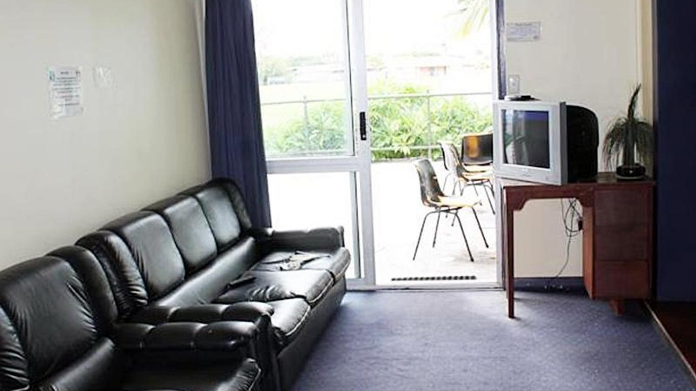 Tin Can Bay Budget Accommodation