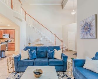 Iconic Irving 3bd Home W/ King Bd Near Dfw+airport - Irving - Sala de estar