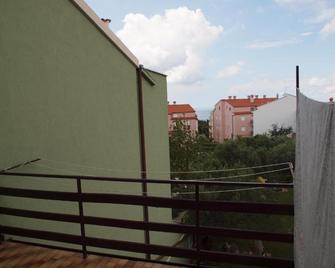 Apartments Zufic - Stinjan - Balkon