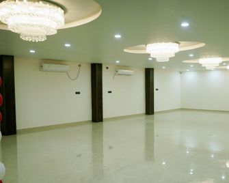 Hotel Adhishree - Sehore - Hallway