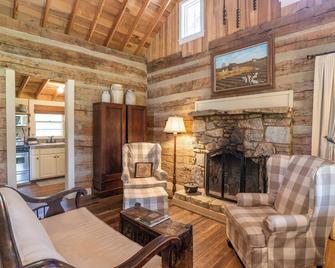 The Pines Cabin at Green Frog Farm - Bells - Sala de estar