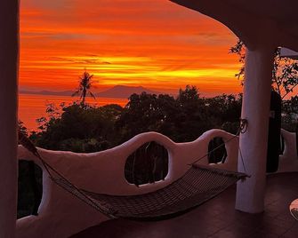 Private Villa with Stunning Ocean view and infinity pool - Puerto Galera - Balcón