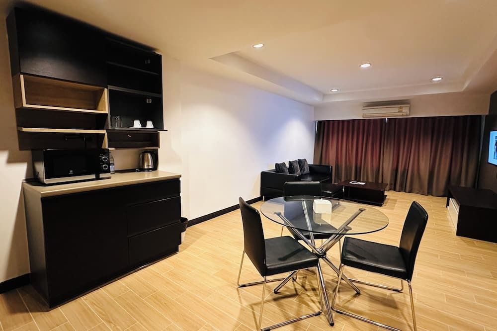 14 Place - Bangkok - Comedor