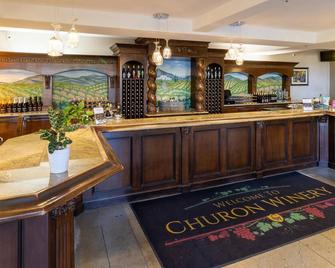 Inn at Churon Winery - Temecula - Front desk