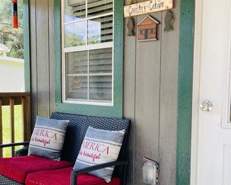 Tiny Farmhouse Haven! - Apopka - Patio