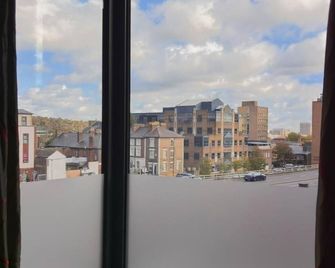 艾肯酒店 - 盧頓 - 盧頓 - 陽台