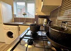 Middlebeck House by Blue Skies Stays - Middlesbrough - Kitchen