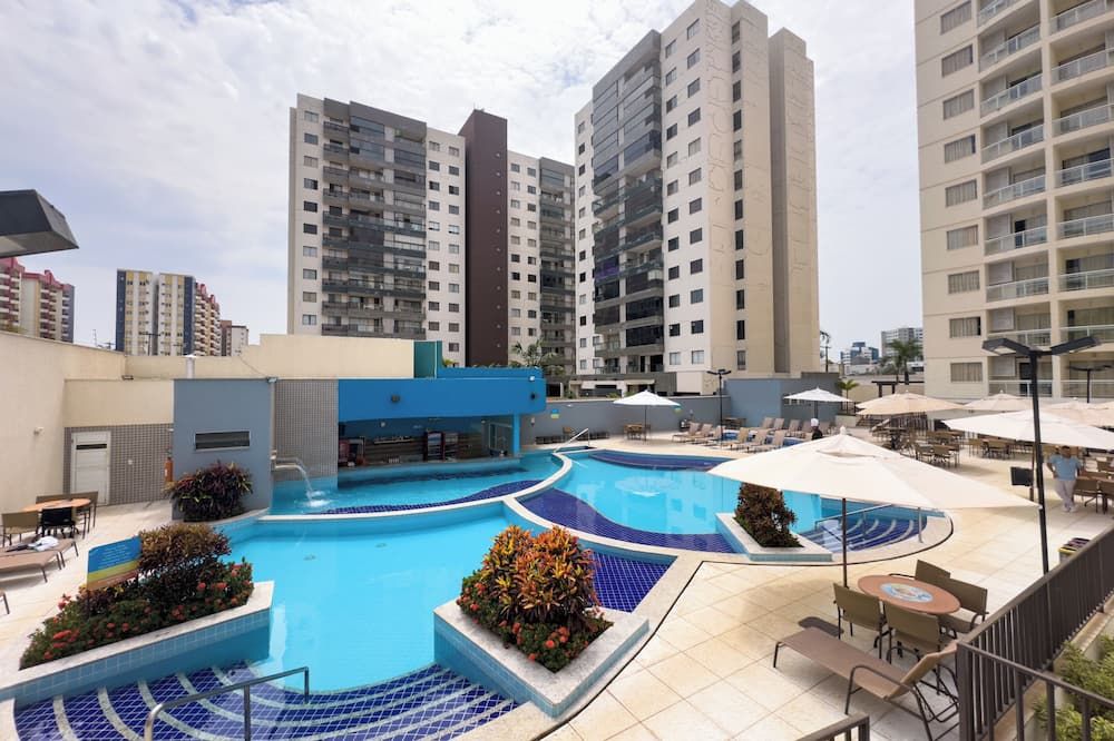 هوتل أتريوم تيرماس - أوفيتشيال - كالداس نوفاس - حوض السباحة