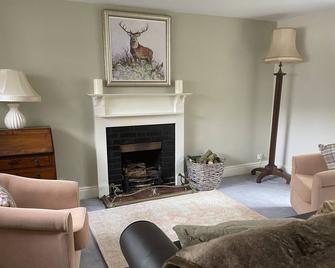 Holdfast Cottage Hotel - Malvern - Living room