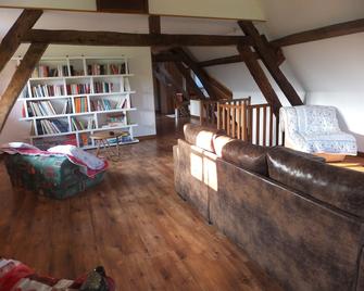 Holiday Cottage Rental For 4 To 5 People - Heuchin - Sala de estar