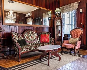 Historical John Rast House Circa 1875 - Roseburg