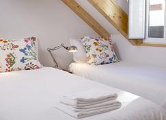 Cacilhas Guest Apartments - Almada - Quarto