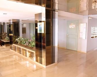 Joli studio climatisé avec terrasse à Menton - FR-1-196-376 - Menton - Hall d’entrée