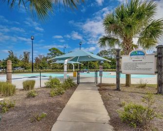 Amazing 'New' Cottage Hot Tub Minutes To Beaches - Coastal Comfort Awaits - Edgewater - Pool