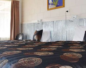 Black Diamond Motel - Blackwater - Bedroom