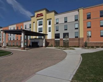 2 Units with Saltwater Pool | Free Breakfast | EV Charging | Near Casino - Lockbourne - Gebäude