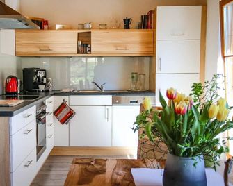 Jagdhaus Chalet - Luxus Chalet mit Smoker Grill und Eigenem Whirlpool auf der Terrasse - Teisnach - Cocina