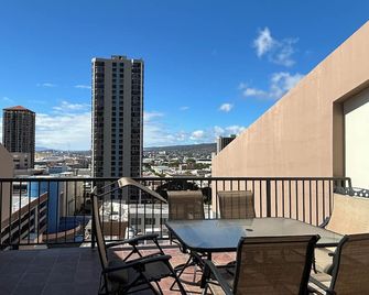 Downtown 2br Huge Patio Free Parking Wifi - Honolulu - Balkon