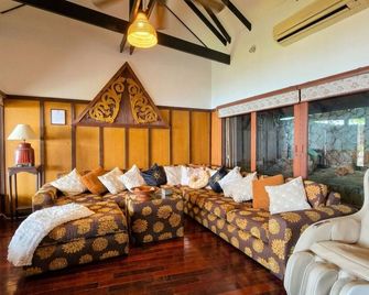 Birds and Bees Resort - Pattaya