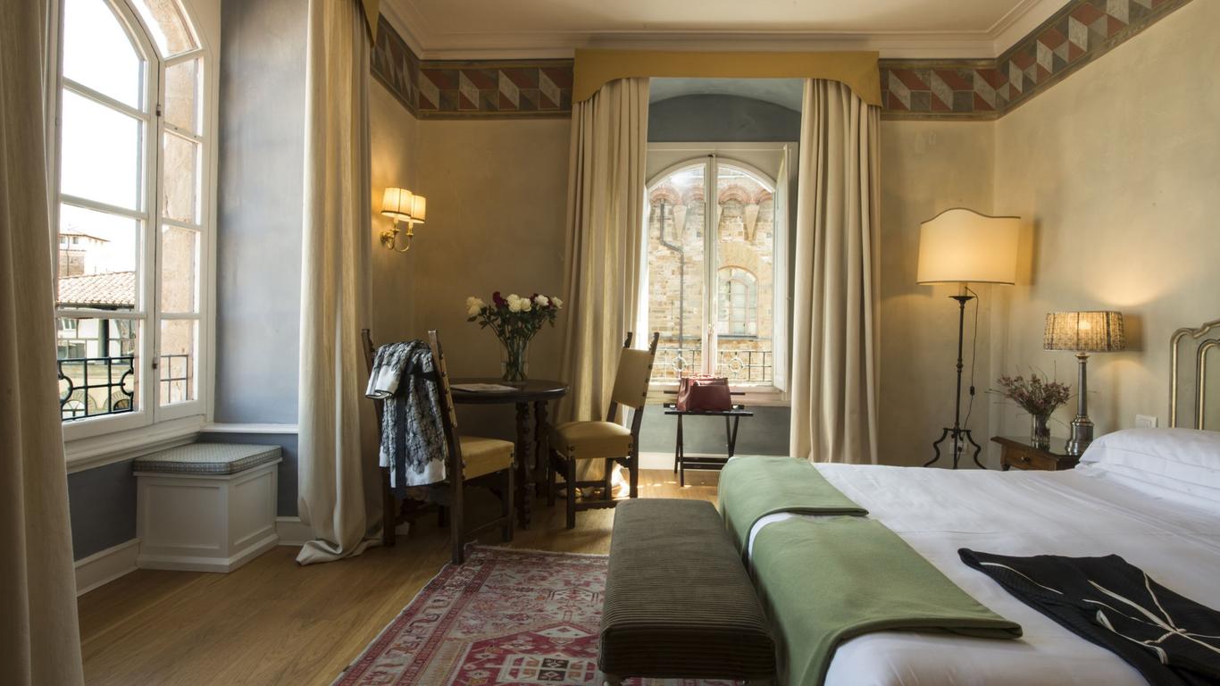 أنتيكا توري دي فيا تورنابوني 1