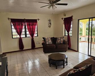 Paradise Villa Rooms - Plymouth - غرفة معيشة