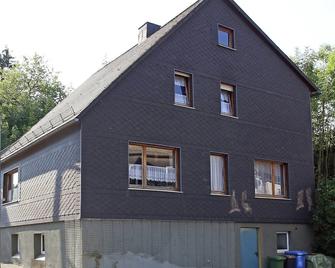 Secluded Apartment in Medebach with Terrace - Medebach - Gebäude