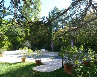 House with large garden, swimming pool and covered terrace - mountain view - Buis-les-Baronnies - Patio