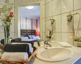 Rhein Neckar Hotel - Mannheim - Bathroom