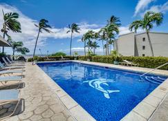 Molokai Island Retreat with Ocean View and Pool! - Kaunakakai - Pool