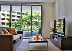 Cairns Private Apartments - Cairns - Pokój dzienny