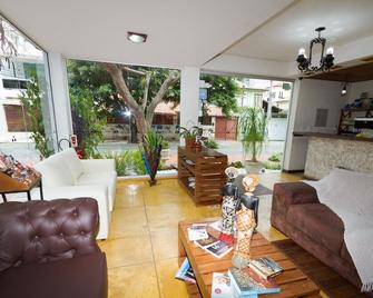 Pousada Brasil Nativo - Cabo Frío - Sala de estar