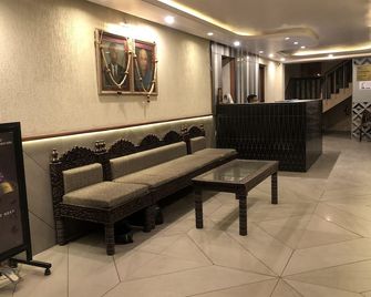 Hotel Sweet Dream - Jaipur - Front desk