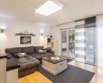 Ferienwohnung Zur Quelle - Plettenberg - Wohnzimmer