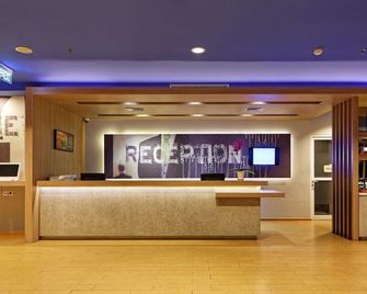 ibis budget Jakarta Airport - Tangerang City - Front desk