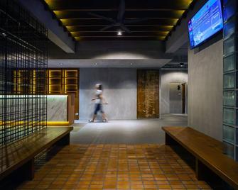 Laekhon Nonbai - Nakhon Si Thammarat - Front desk