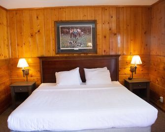 ฮอลิเดย์ โมเต็ล - เวสต์เยลโลว์สโตน