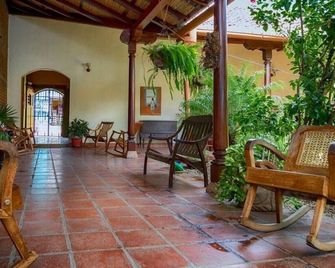 لا بوسادا ديل سول - غرانادا - شرفة مرصوفة