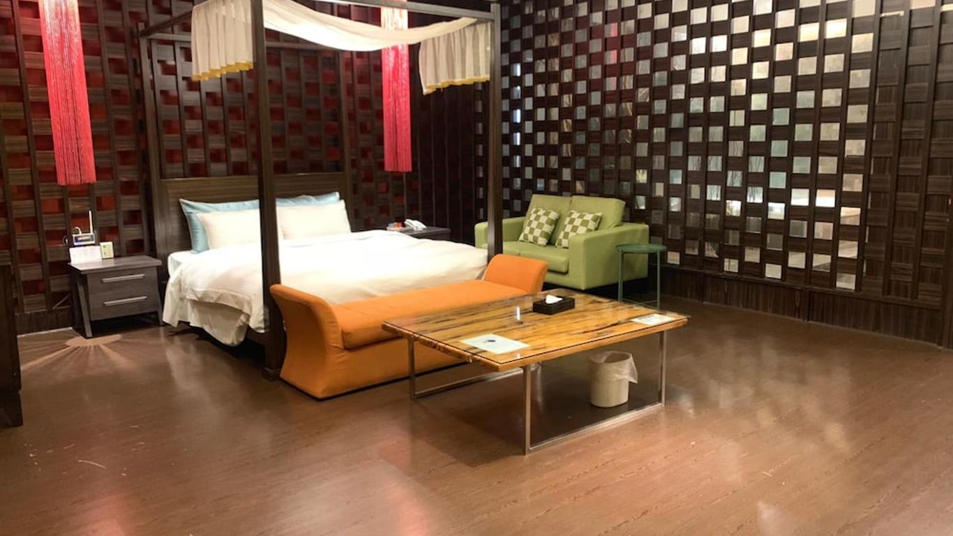 هير هوم سبا موتل دوليو