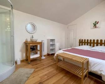 L'ancienne étable - Brens - Chambre