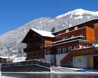 Hotel Vallüla - Sankt Gallenkirch - Building