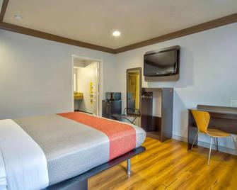 Motel 6 Gardena - Gardena - Bedroom